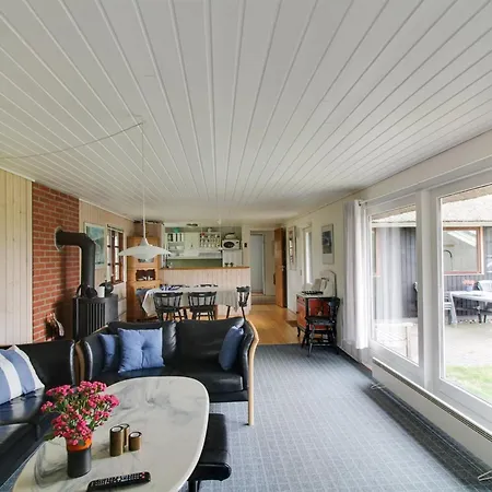 Kastehelmi Holiday home *
